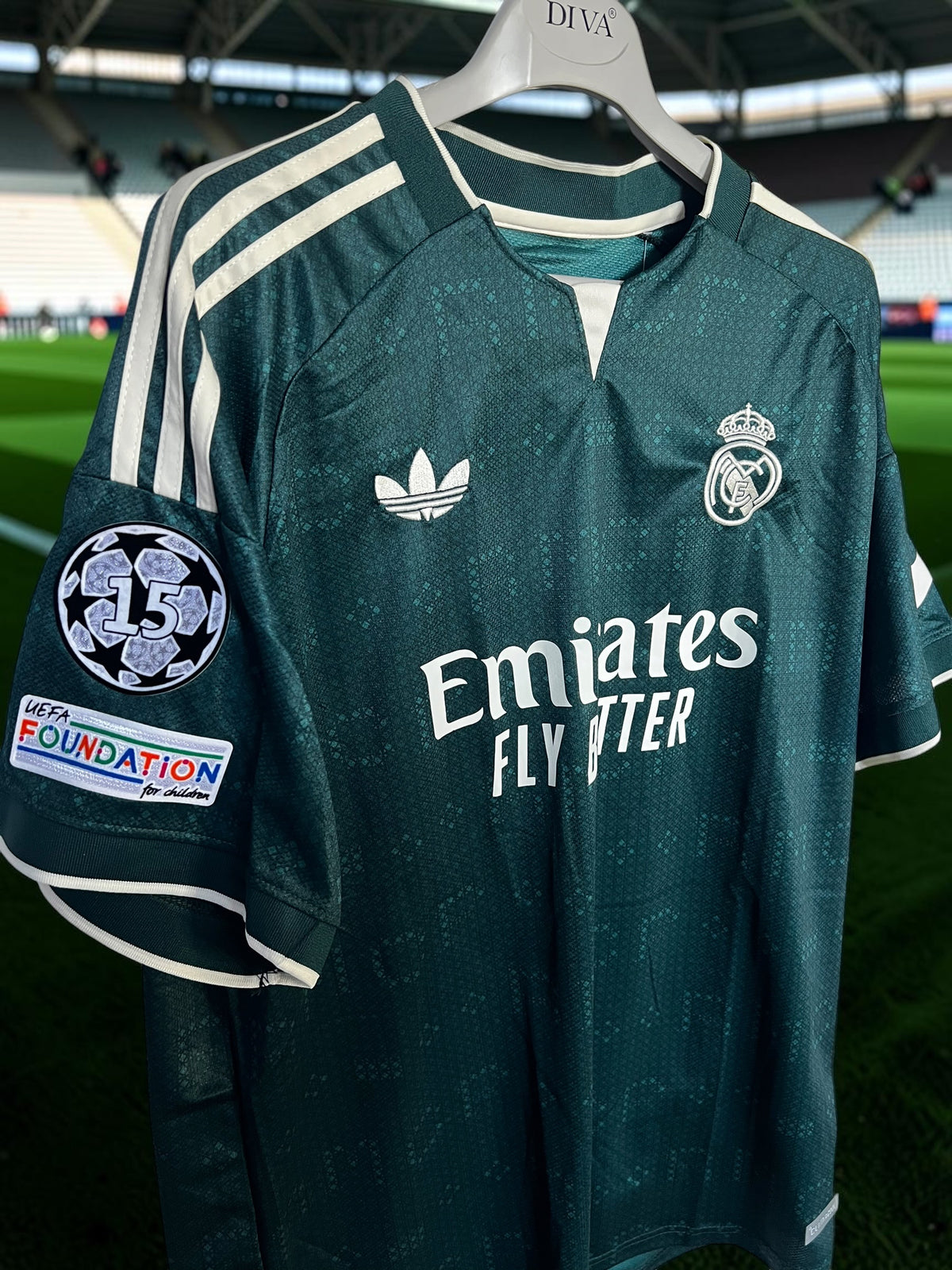 Tricou de fotbal – Ediție de fan Real Madrid Yan Diomande