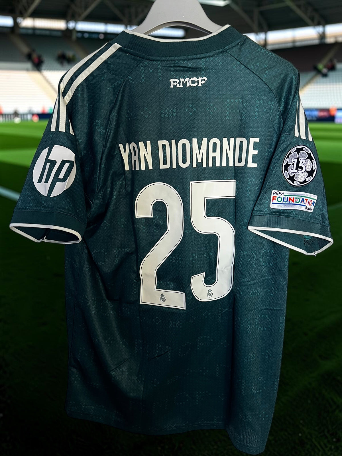 Tricou de fotbal – Ediție de fan Real Madrid Yan Diomande
