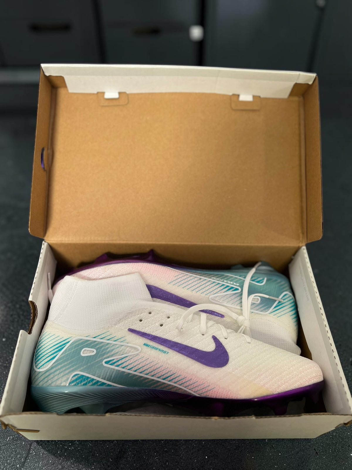 Ghete de fotbal Performance Alb/Violet