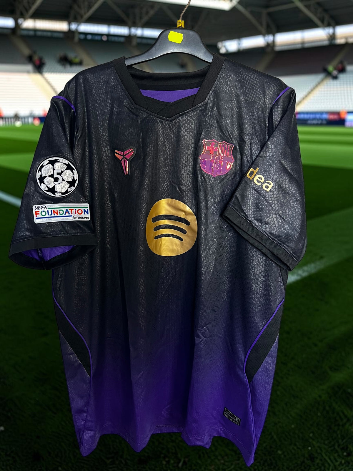 Tricou de fotbal – Ediția Fan Barcelona Rodrigo Violet